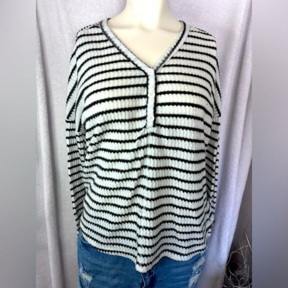 Heart & Hips Waffle Knit Top Striped Long Sleeve‎ Button Up Size L